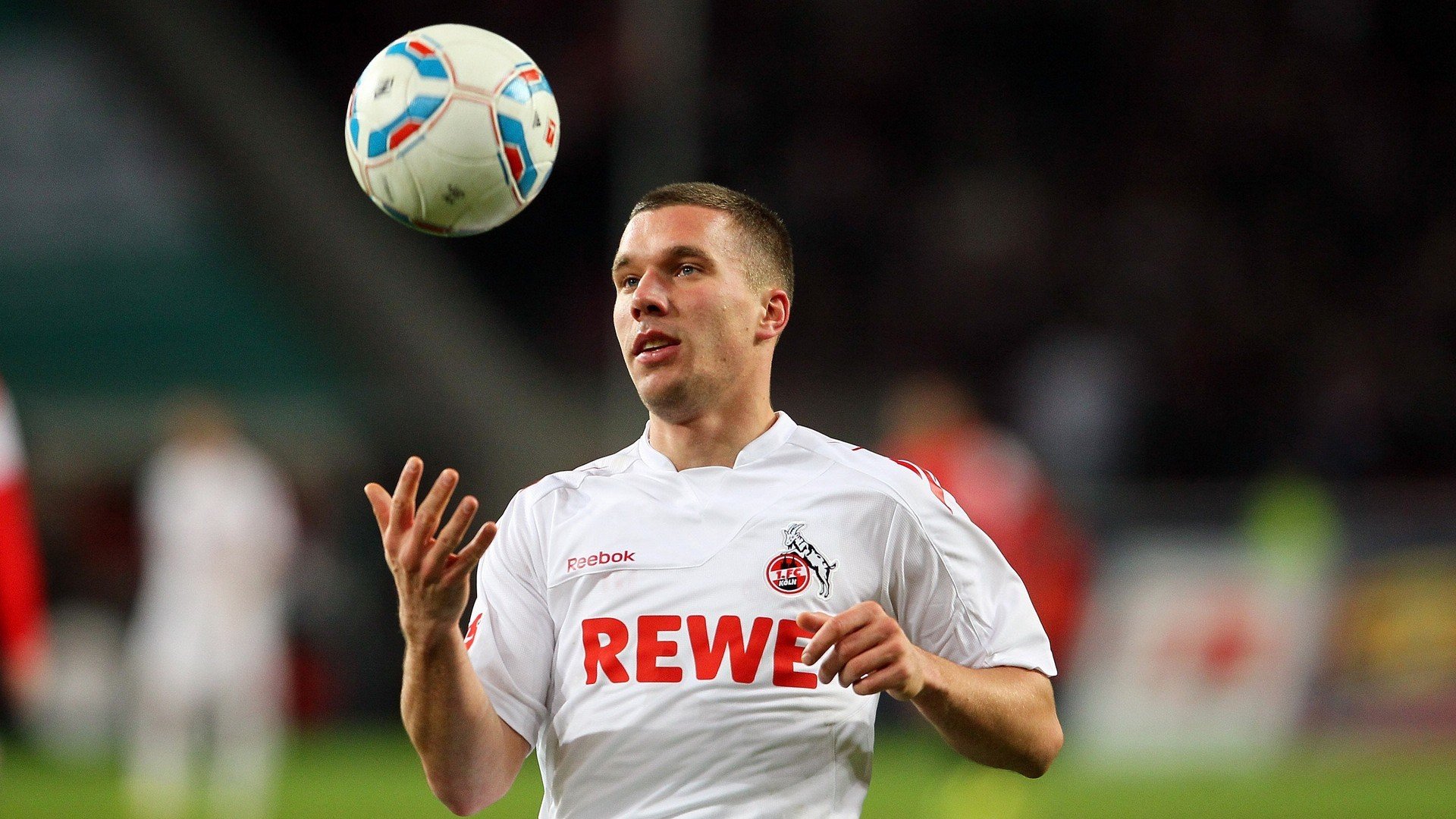 凯恩落选英超最佳阵容，数据王者的孤独背影